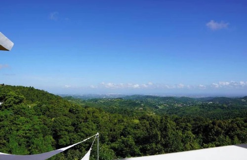 Masa Cottage | Cottage with Ocean, City and Rainforest Views