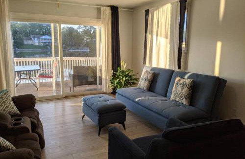 Wasaga Beach Apartment | Cottage with River Front & minutes away from Beach