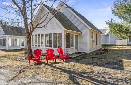 Summer Village House | Cottages at Summer Village Beach Get-A-Way