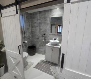 Greater Johannesburg Metropolitan Area Apartment | Country Cabin
