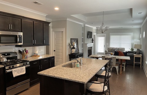 Sand Ridge House | Country Cottage near the City!
