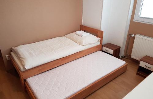 Pommeuse Hotel | Country House Reem