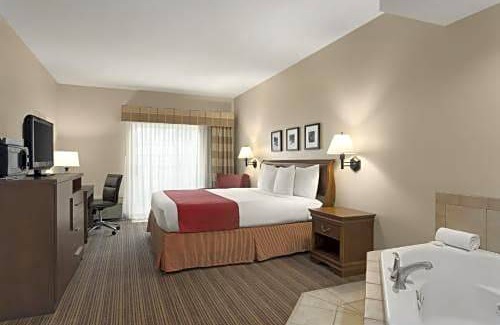Cedar Rapids - Iowa City Hotel | Country Inn & Suites by Radisson, Cedar Rapids Airport, IA