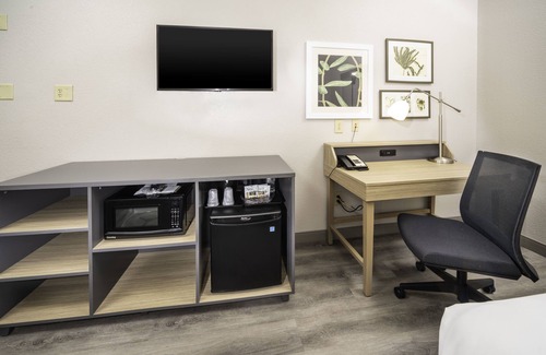 Stone Mountain Hotel | Country Inn & Suites by Radisson, Stone Mountain, GA