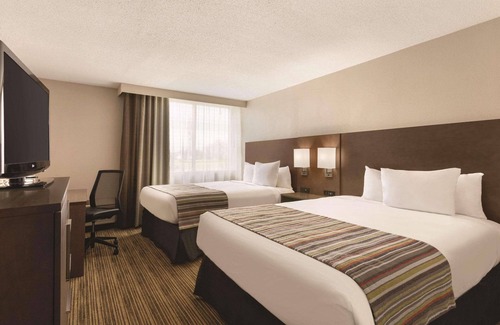 Fergus Falls Hotel | Country Inn & Suites by Radisson, Fergus Falls, MN