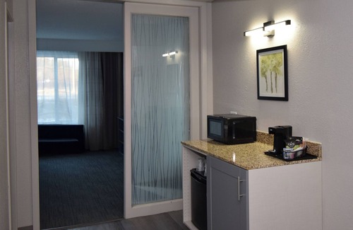 Coon Rapids Hotel | Country Inn & Suites by Radisson, Coon Rapids, MN
