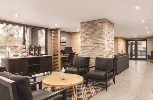 Williamsburg Hotel | Country Inn & Suites by Radisson, Williamsburg East (Busch Gardens), VA