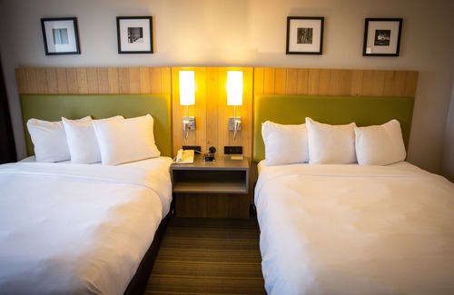 Burlington Hotel | Country Inn & Suites by Radisson, Burlington (Elon), NC
