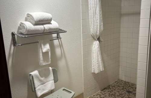 East Columbia Hotel | Country Inn & Suites by Radisson, Delta Park North Portland