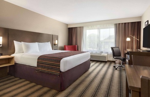 St. Cloud Hotel | Country Inn & Suites by Radisson, St. Cloud West, MN