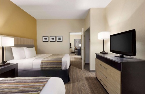 Dalton Hotel | Country Inn & Suites by Radisson, Dalton, GA