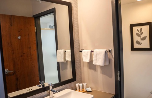 Erie Hotel | Country Inn & Suites by Radisson Erie