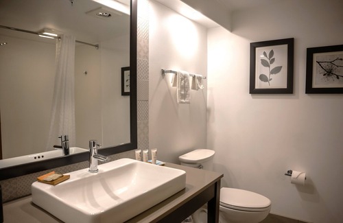 Erie Hotel | Country Inn & Suites by Radisson Erie