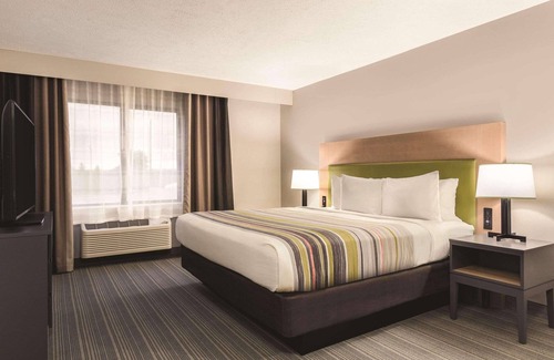 Erie Hotel | Country Inn & Suites by Radisson Erie