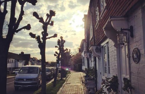 Burwash Bed & Breakfast | Court Barn Cottage B&B