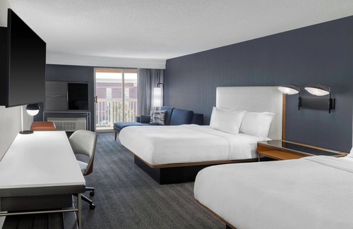 Middleburg Heights Hotel | Courtyard by Marriott Cleveland Airport South