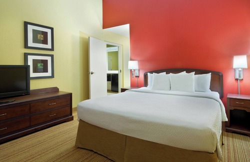 Greenbrier East Hotel | Courtyard by Marriott Chesapeake