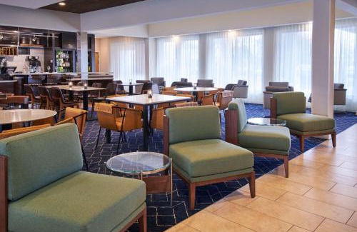 Livonia Hotel | Courtyard by Marriott Detroit Livonia