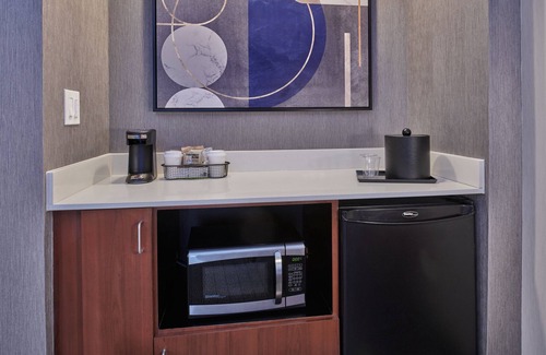 Livonia Hotel | Courtyard by Marriott Detroit Livonia