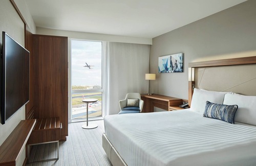 Royal Docks Hotel | Courtyard by Marriott London City Airport