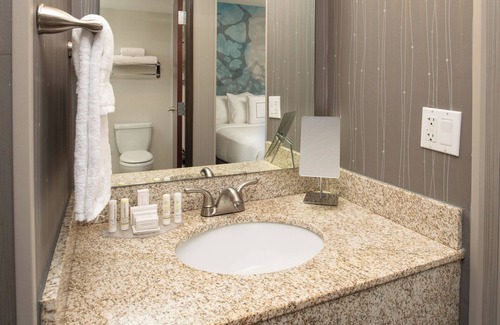 Parkrose Hotel | Courtyard by Marriott Portland Airport