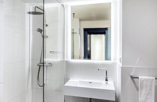 Prague 6 Hotel | Courtyard by Marriott Prague Airport