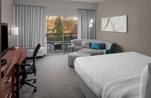 Northeast Raleigh Hotel | Courtyard by Marriott Raleigh North/Triangle Town Center