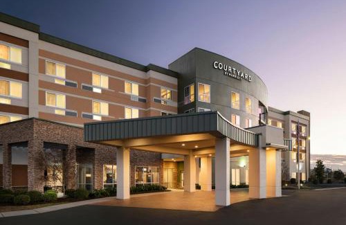 Pine Forest Hotel | Courtyard by Marriott Fayetteville Fort Liberty - Spring Lake