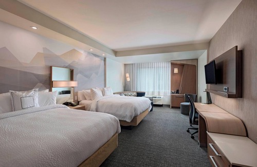 Sugar Land Hotel | Courtyard by Marriott Houston Sugar Land/Lake Pointe
