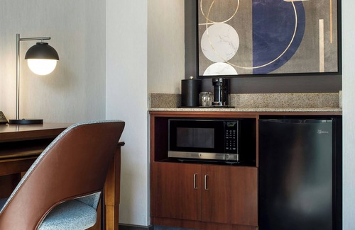 North Mountain Hotel | Courtyard Phoenix North by Marriott
