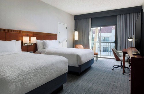 North Mountain Hotel | Courtyard Phoenix North by Marriott