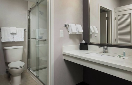 North Mountain Hotel | Courtyard Phoenix North by Marriott