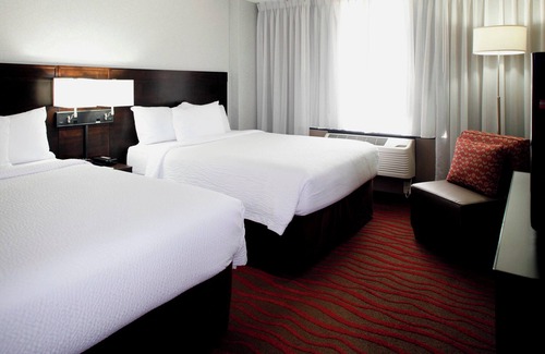 Downtown Hotel | Courtyard St. Cloud