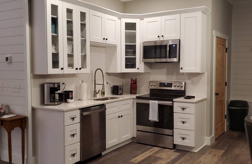 Columbus Cottage | Cowboy Cottage 8 miles from TIEC