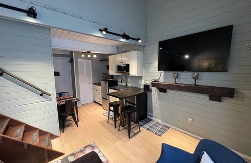 Canaan Valley Cabin | Cozy 2 bed Cabin - Best location in Davis, Thomas, and Canaan! Cold AC