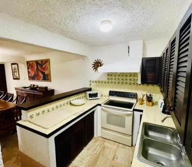 Antigua Guatemala Apartment | Cozy 2 bedroom Suite with jacuzzi in Antigua Guatemala - Prime Location - ELA Suite