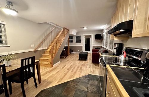 Ucluelet House | Cozy 2 Bedroom Waterfront Cottage With Hot Tub!