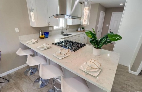 Lincoln Acres House | Cozy 2Bedroom 1.5bath near I-805 and 5