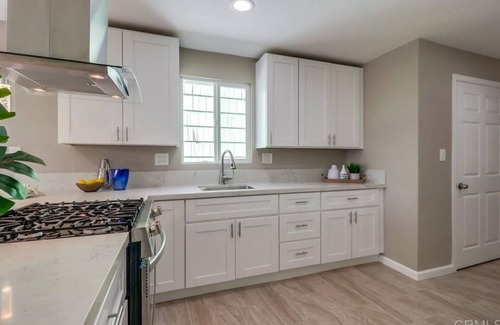 Lincoln Acres House | Cozy 2Bedroom 1.5bath near I-805 and 5