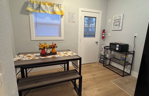 East Los Angeles House | Cozy 2BR retreat in Los Angeles near shops, dining, and local attractions