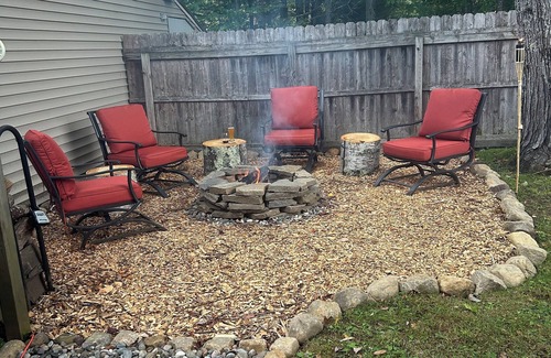 Speculator House | Cozy 3 bedroom in Speculator, walking distance to Lake Pleasant