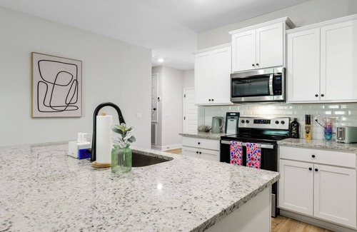 Tallahassee House | Cozy 4 BD House/BBQ & Backyard/15 mins to FSU