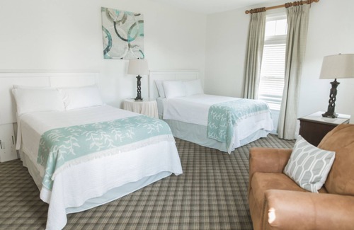 Midlothian Cottage | Cozy 4-bedroom cottage located on Golf Course and 15 min from Short Pump