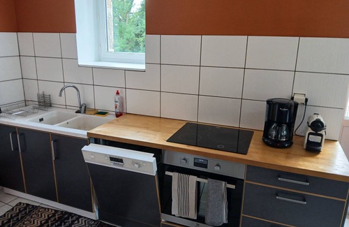 Jonzieux Cottage | Cozy 8-person gîte, Parc Naturel du Pilat, ideal for families and groups.