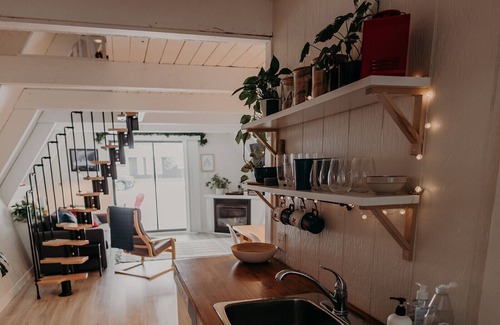 Sylvan Lake Cabin | Cozy A-frame cabin 1/2 block from the gorgeous Sylvan Lake beach, parks & pubs