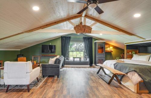 Pittman Apartment | Cozy Altoona Studio with Fire Pit Farm On-Site!