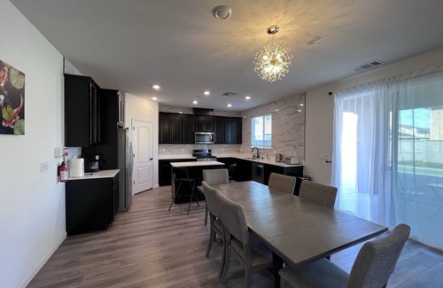 Woodland House | Cozy and Comfy Stay at a Bargain!