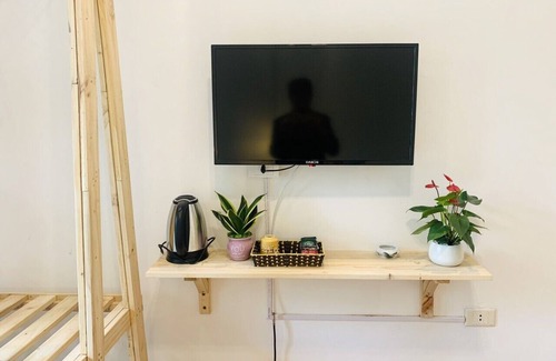 Old Quarter House | Cozy balcony/Street view/Old Quarter central/Sunny Homestay