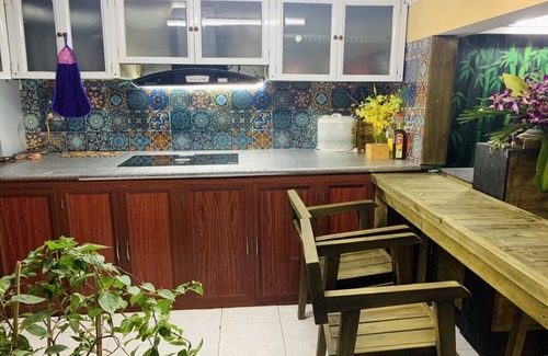 Old Quarter House | Cozy balcony/Street view/Old Quarter central/Sunny Homestay