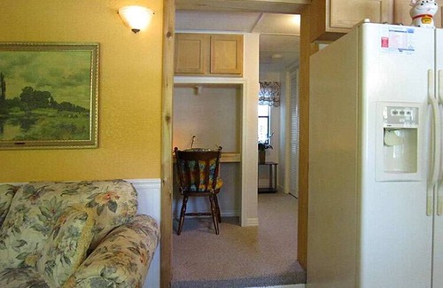 Inverness Cabin | Cozy Cabin in riverfront resort